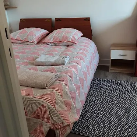 Nid Douillet Proche De La Et De La Gare