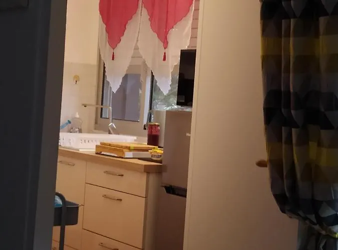 Nid Douillet Proche De La Et De La Gare *